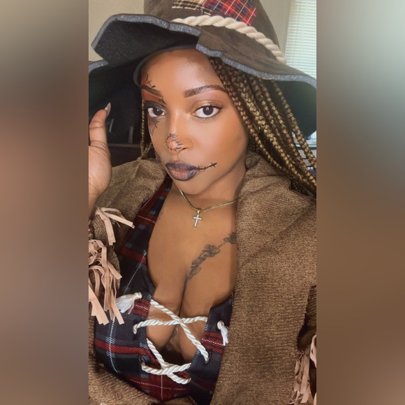 Hot Scarecrow Costume - Picture 6 of 7